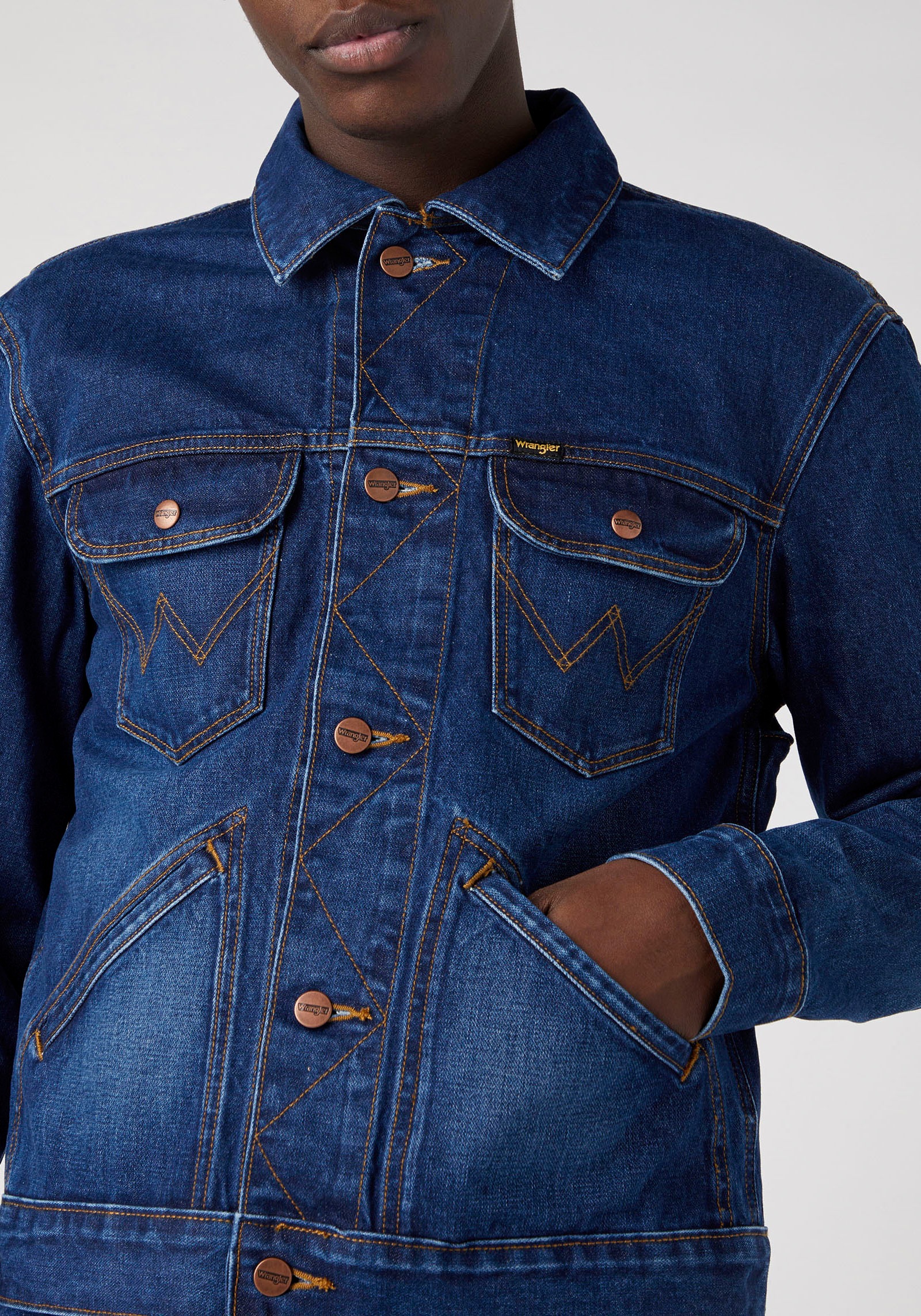 Wrangler Jeansjacke »124MJ« mit Ziernähten