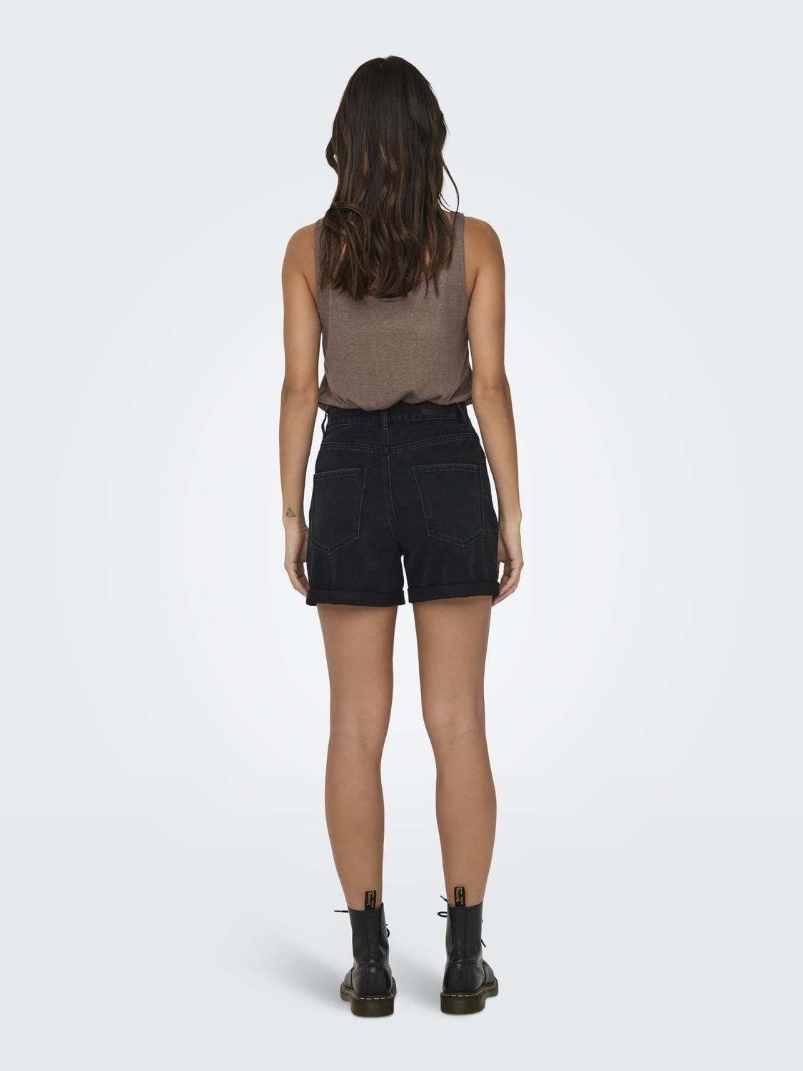 ONLY Jeansshorts »ONLVEGA – Jeansshorts mit hohem Bund und Aufschlag«, regular fit, modisch, Denim, Baumwolle, Eingrifftaschen