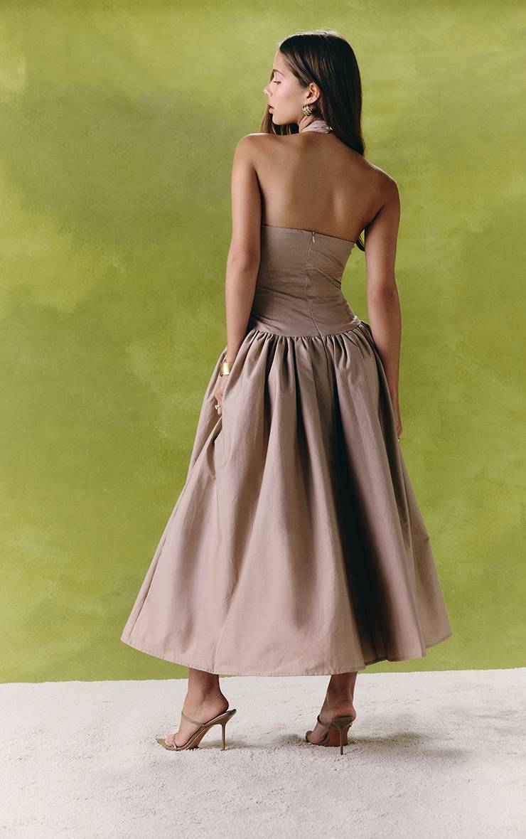 Taupe Robe Patineuse Mi-longue À Encolure Américaine Plongeante