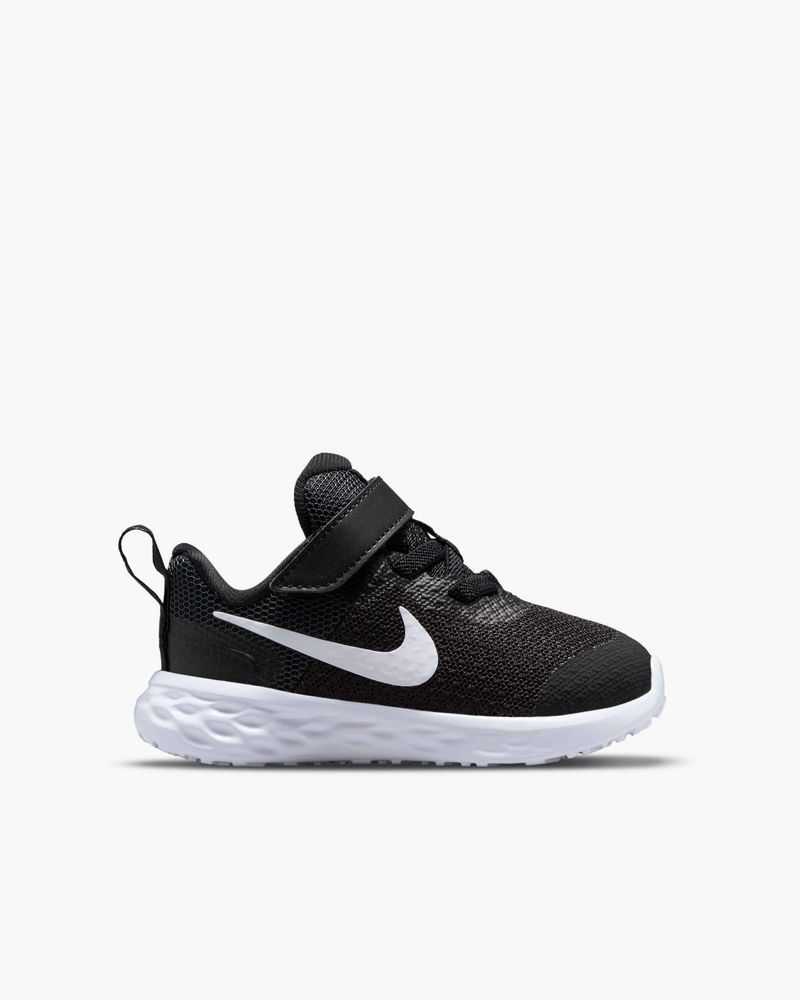 Chaussures Nike Revolution 6 Noir & Blanc pour enfant