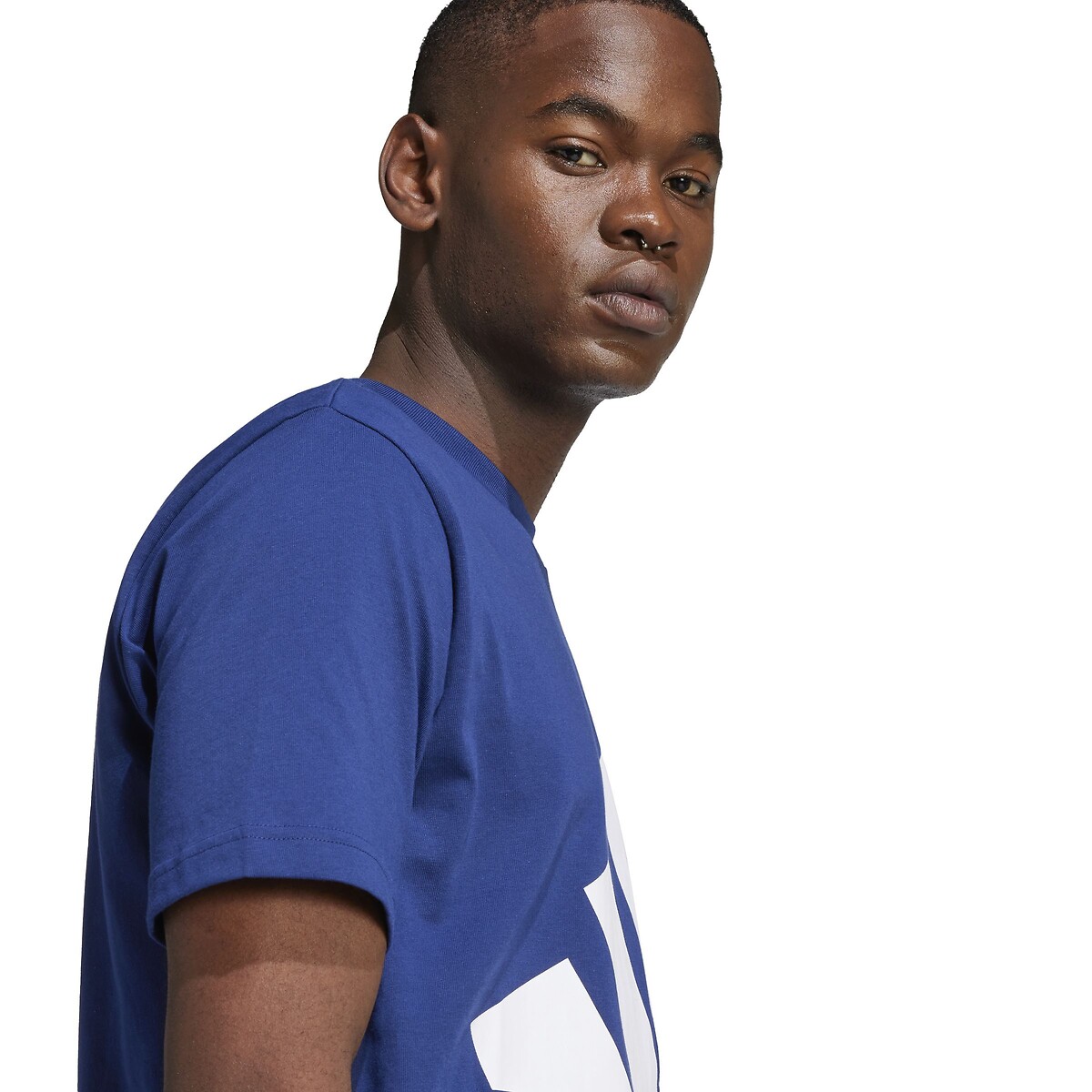 ADIDAS ROUPAS ESPORTIVAS<br>Camiseta de manga curta Essentiel Brand Love