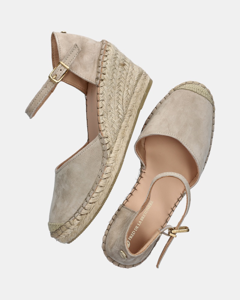 Fred de la Bretoniere Clare Kiki Pumps  - beige