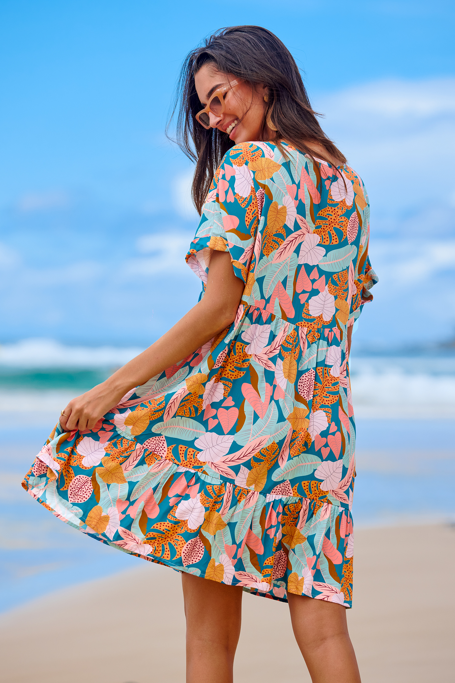 Robe mini à manches courtes