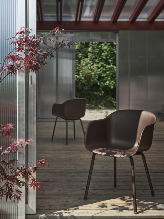 Muuto Fiber tuinstoel met armleuning groen