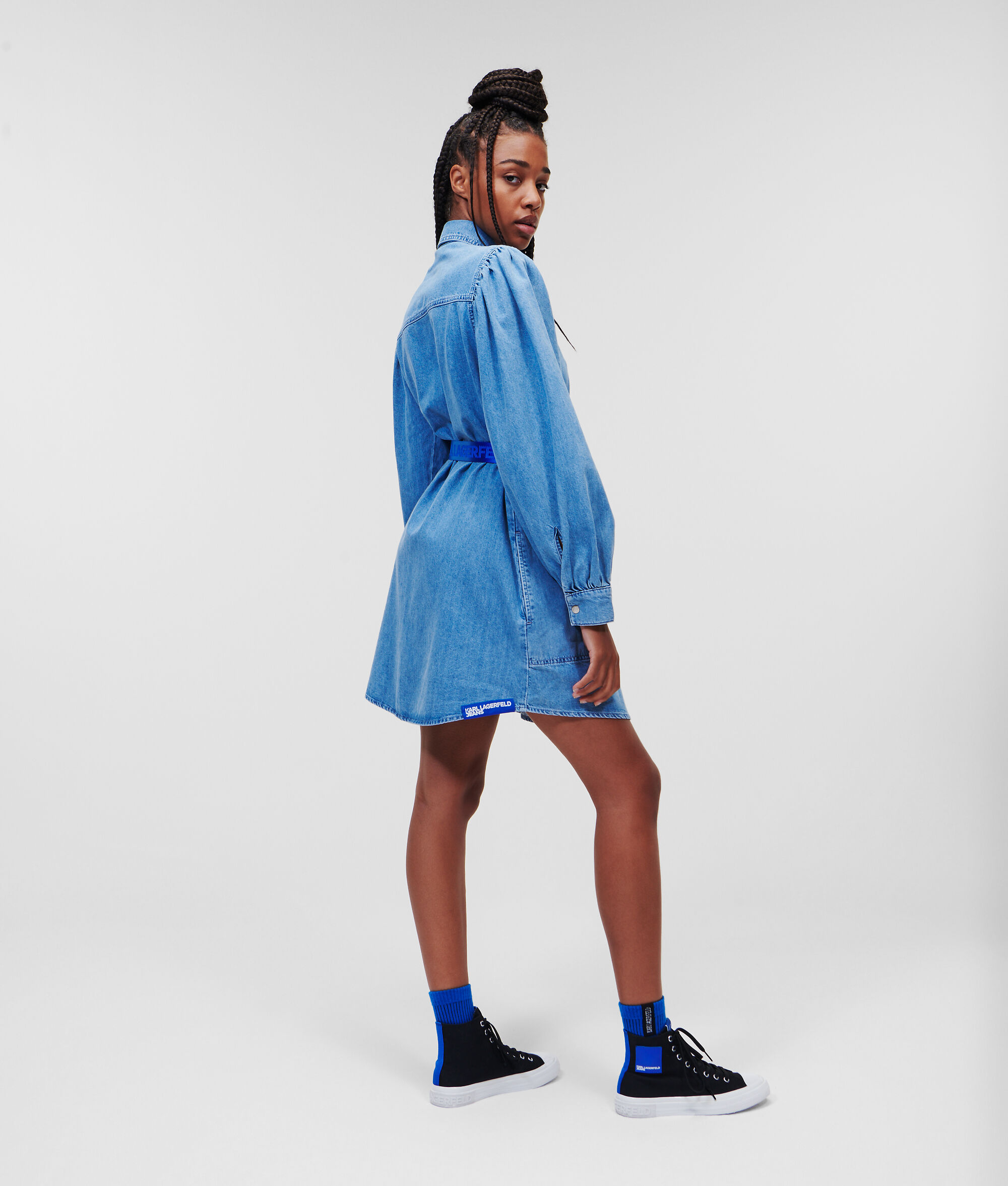 ROBE EN DENIM À MANCHES BOUFFANTES KLJ
