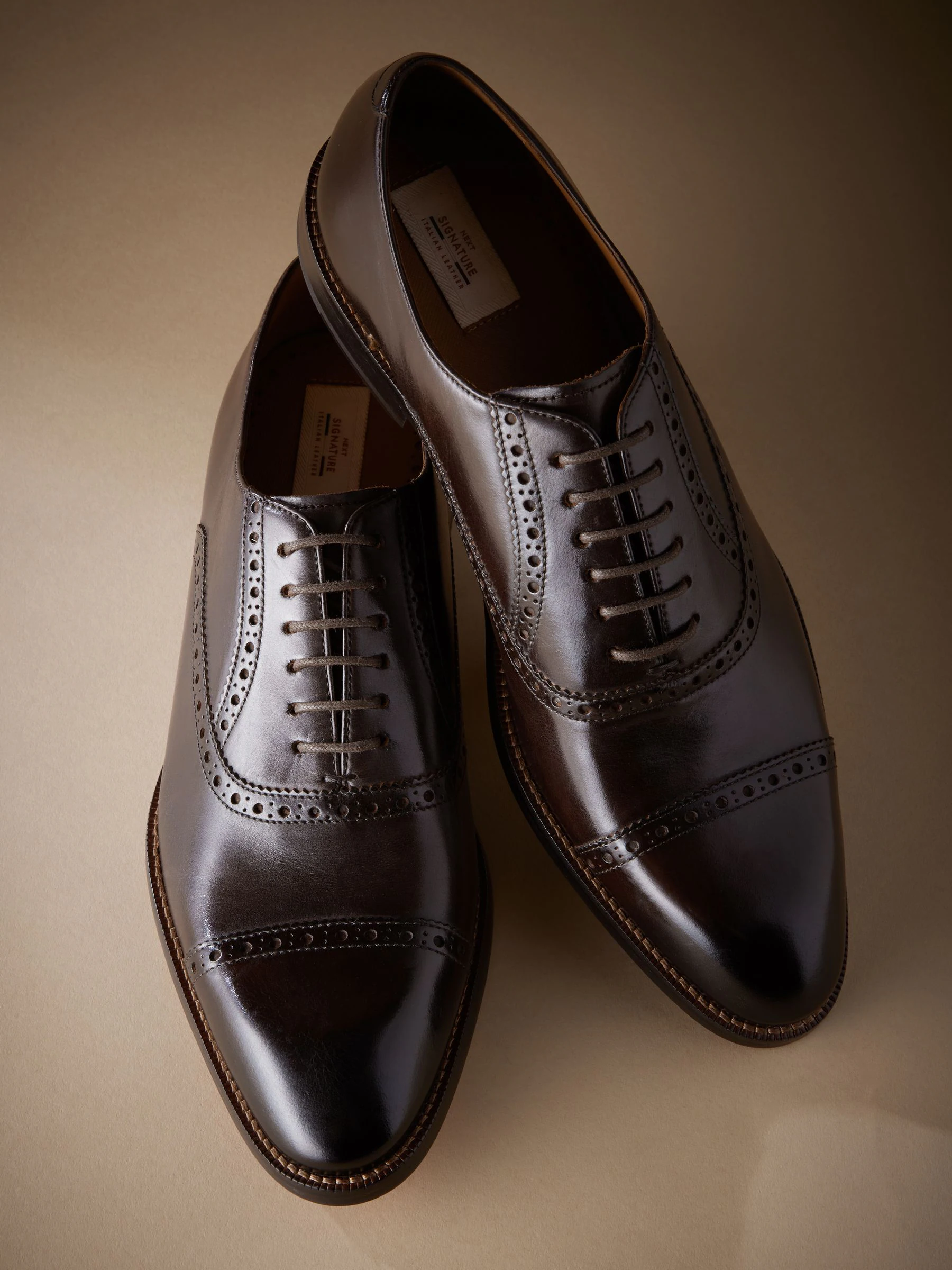 Bruin - Standaard pasvorm - Signature Leather - Oxford schoenen met neusstuk