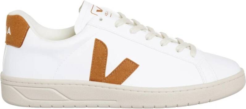 VEJA Lage Sneakers Urca Maat: 41 Materiaal: Leatherlook Kleur: Wit