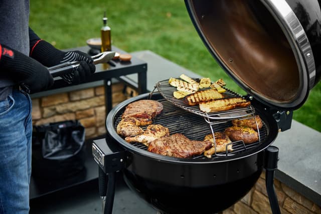 Weber Summit Kamado E6 kulgrill 18201004 (sort)
