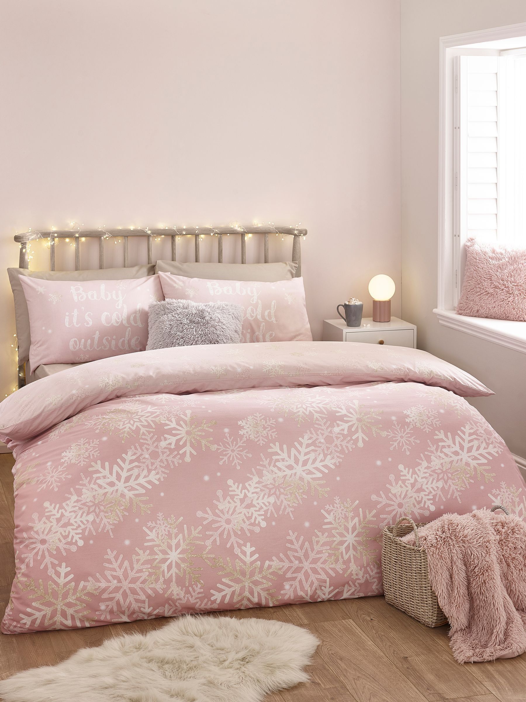 Catherine Lansfield Christmas Baby Its Cold Outside Reversible Duvet Cover Set
