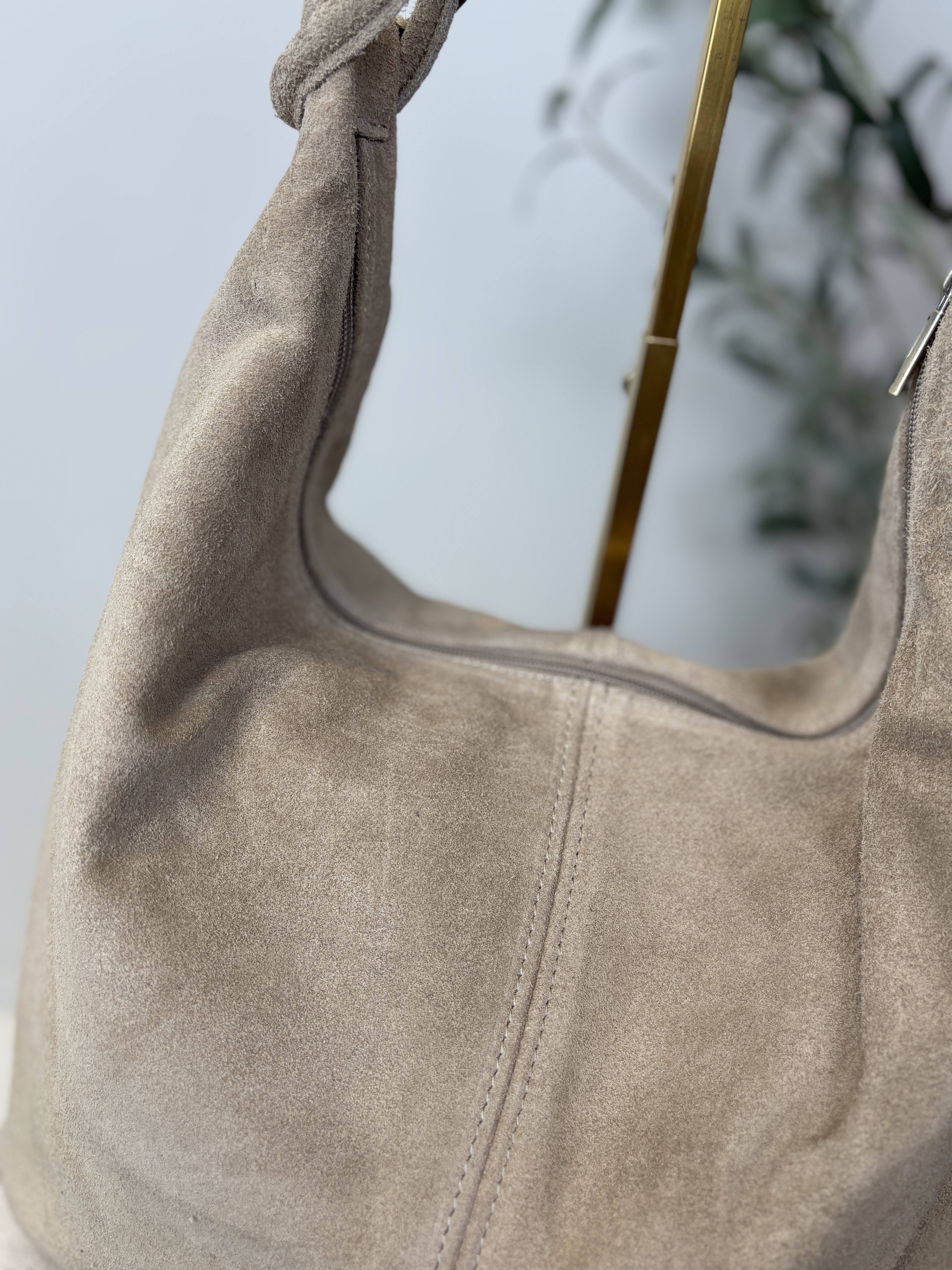 Suez Schoudertas - Suede Zand
