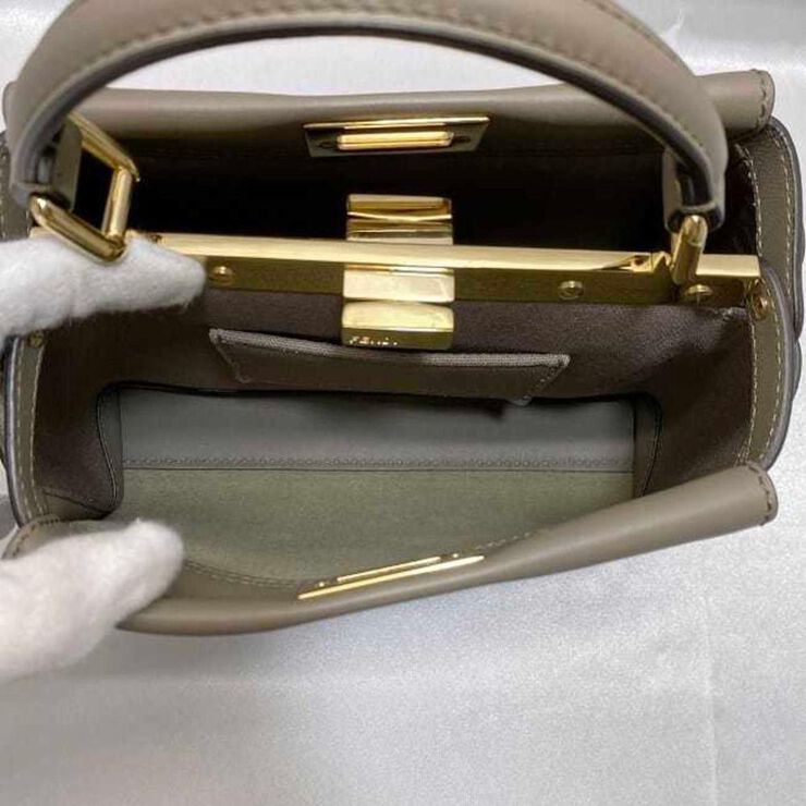 Fendi Vintage Fendi Peekaboo Beige