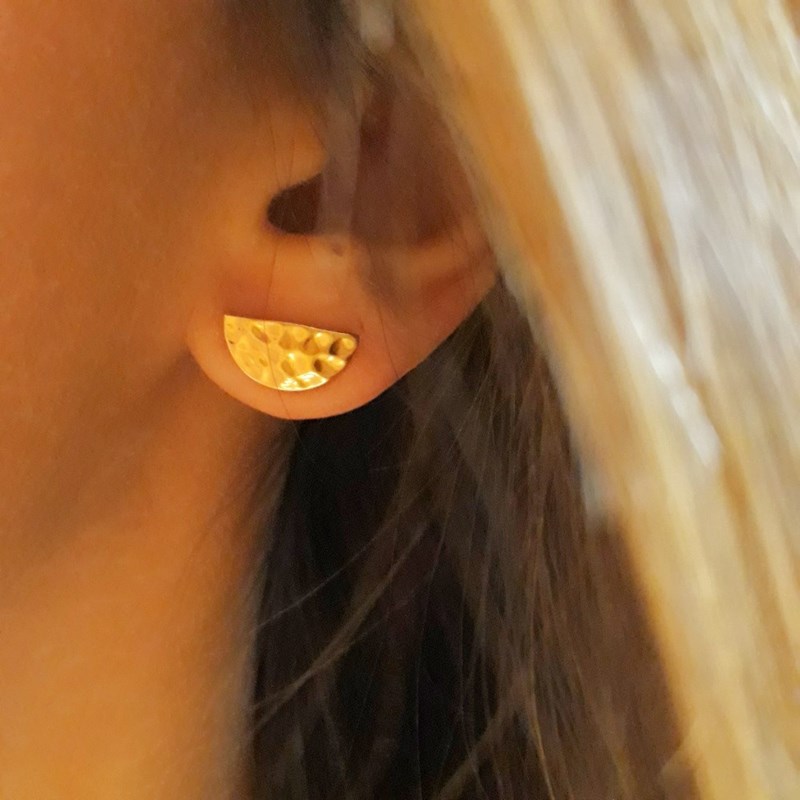 Petites Boucles d'Oreilles Plaqué Or Demi Lune Martelée