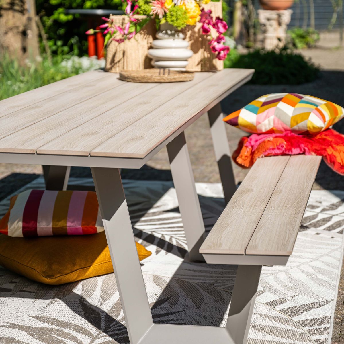 Garden impressions sarria picknicktafel