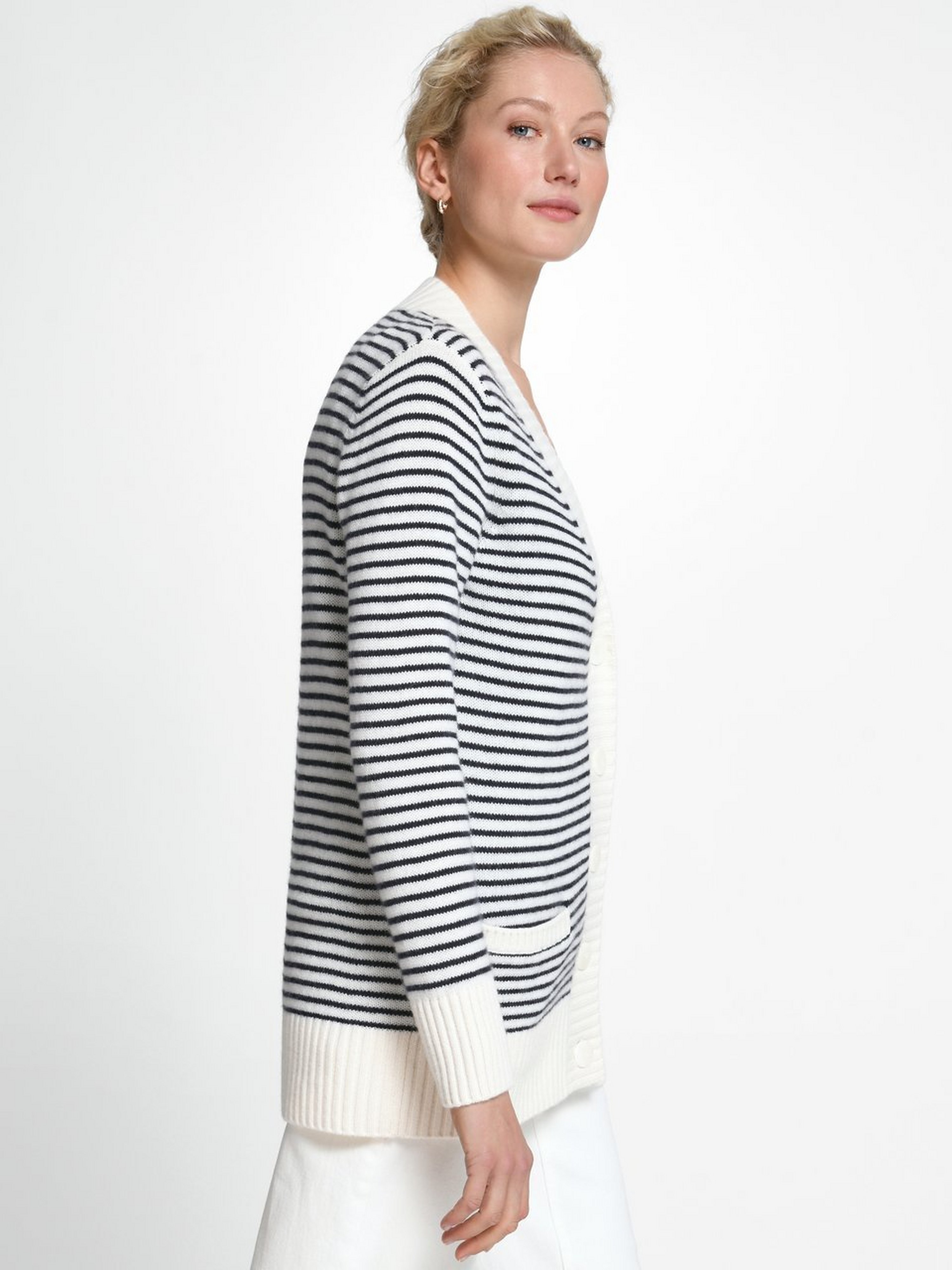 Strickjacke aus 100% Premium-­Kaschmir