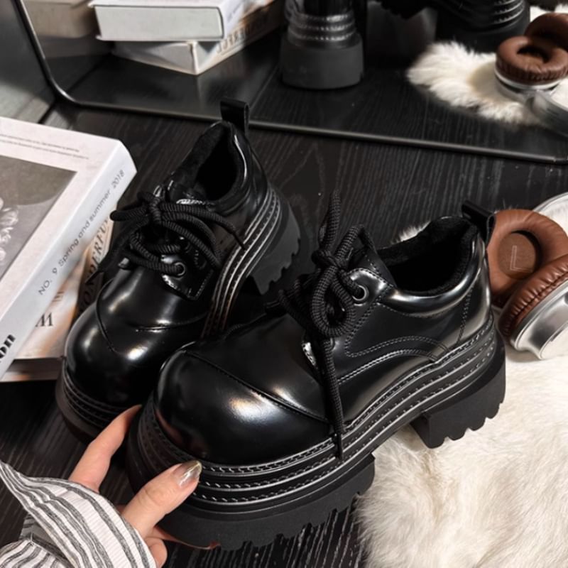 FRAISO - Veterschoenen met plateauzool van imitatieleer