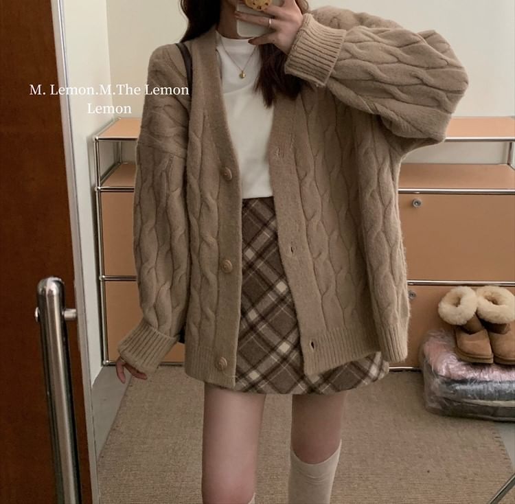 Doromynn - Oversized vest met V-hals en kabelmotief