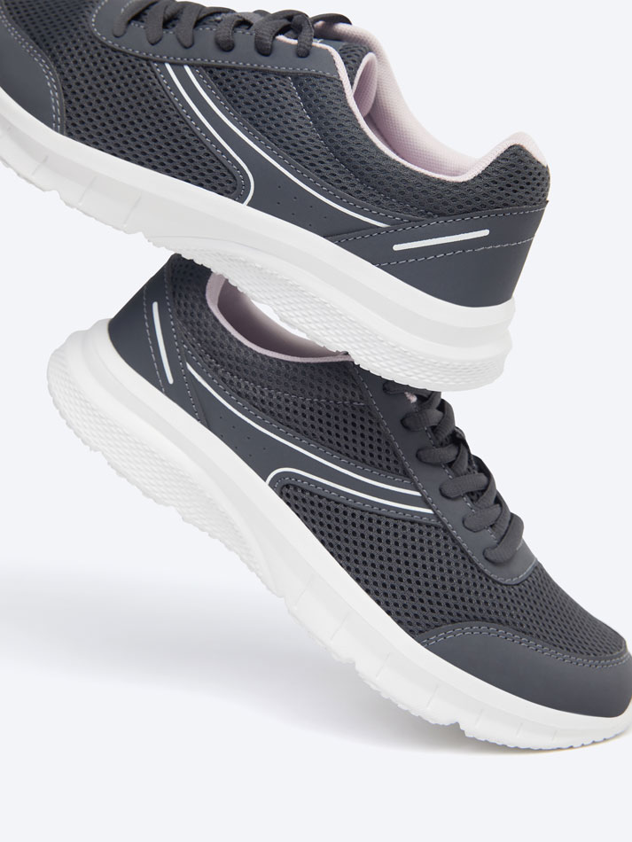 Tênis esportivo leve - Cinza
