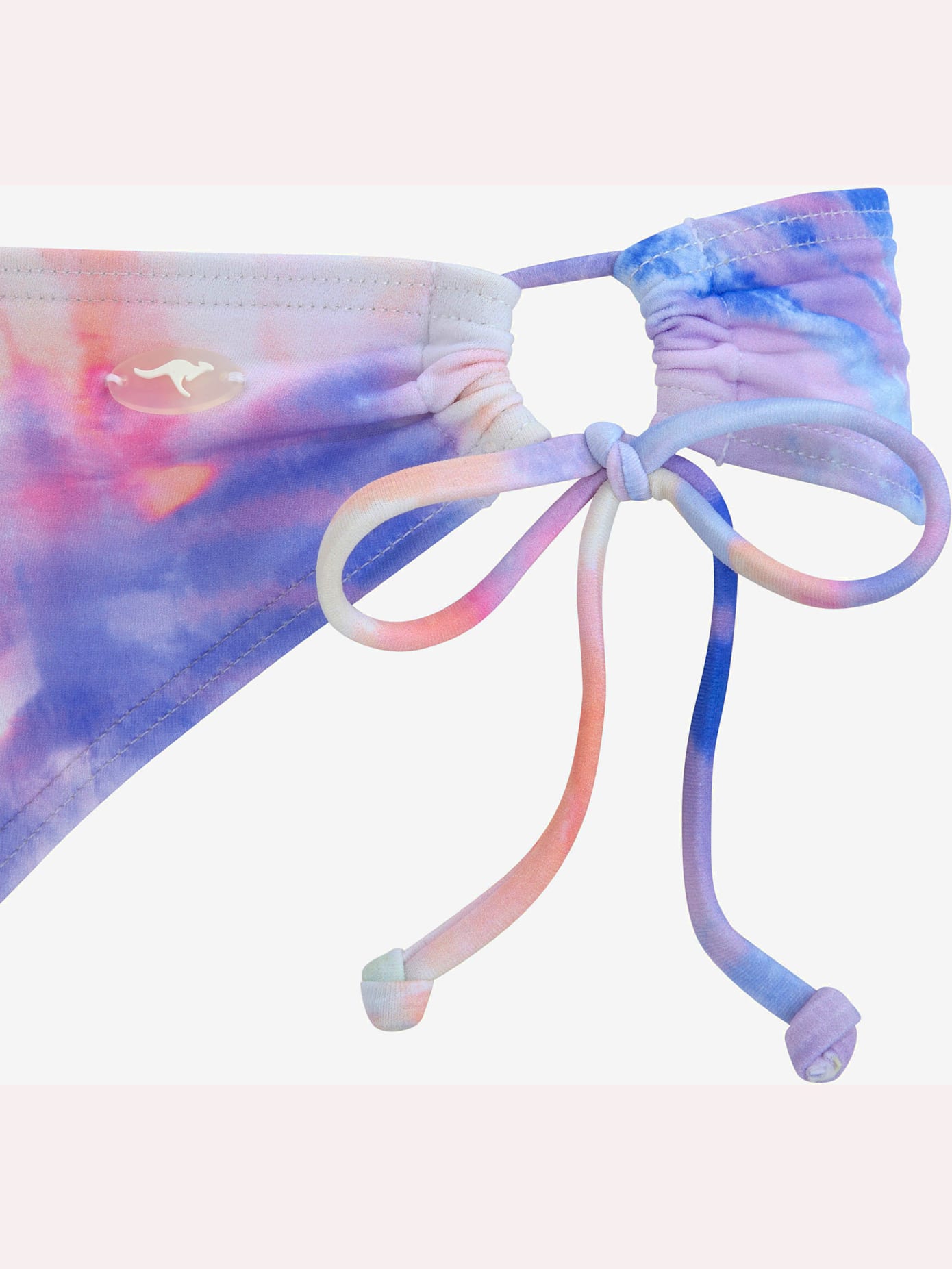 Bikini triangle imprimé, effet de couleur différent pour chaque pièce