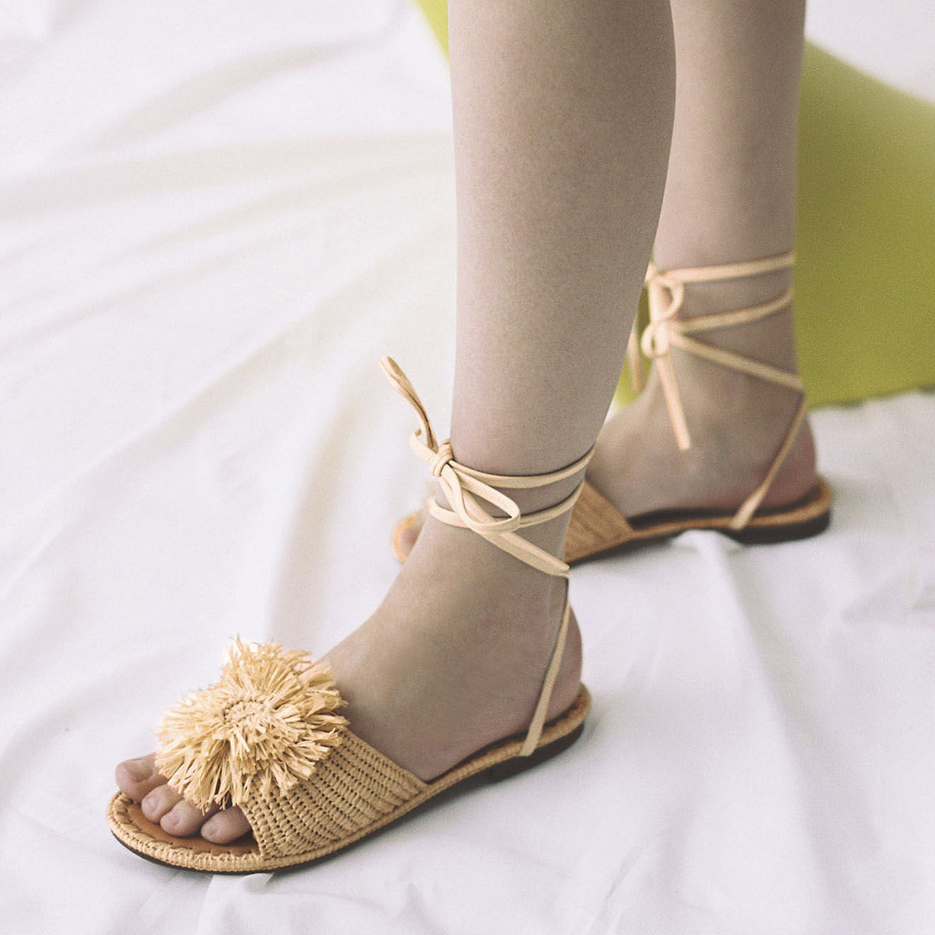 Mellow Yellow Sandales en Raphia Emma beiges