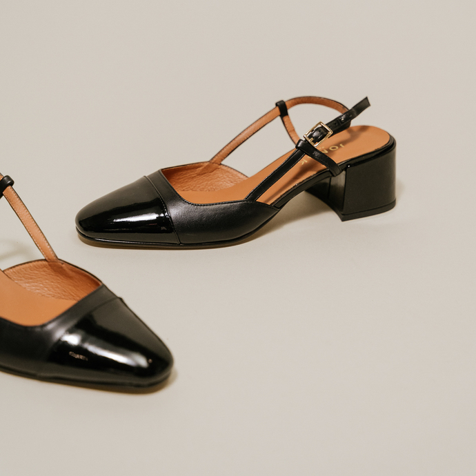 Babies à talons ouverts  en vernis et cuir noir