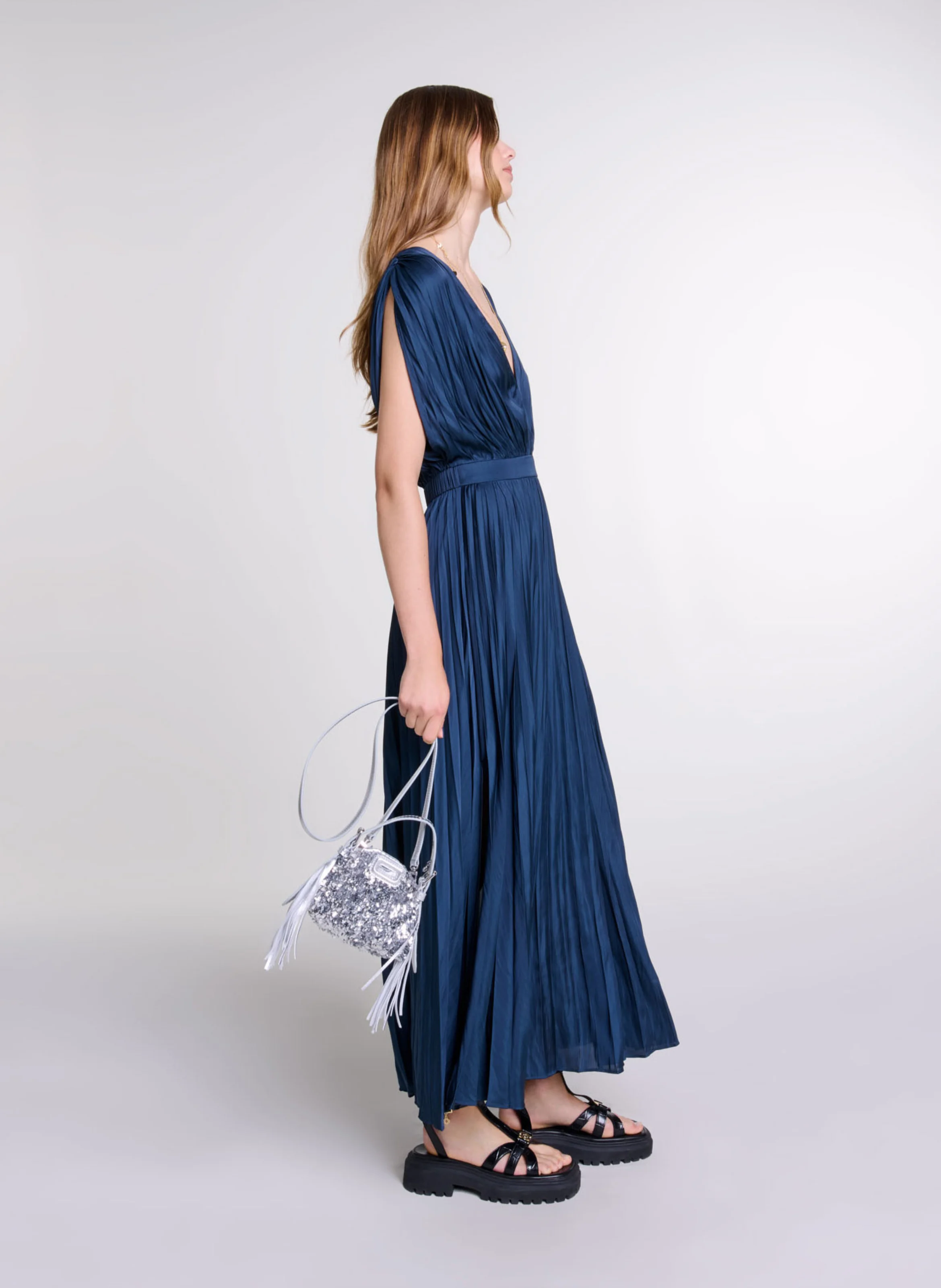 Robe longue plissée encolure V en satin | Bleu