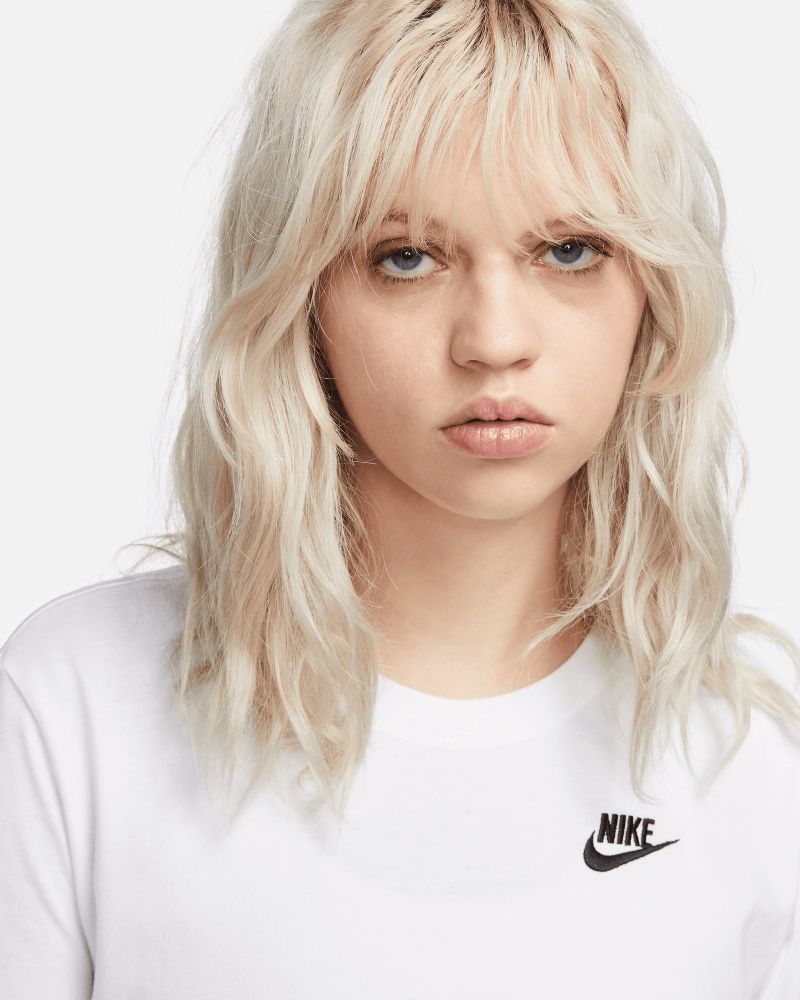 T-shirt Nike Sportswear Club Blanc pour femme