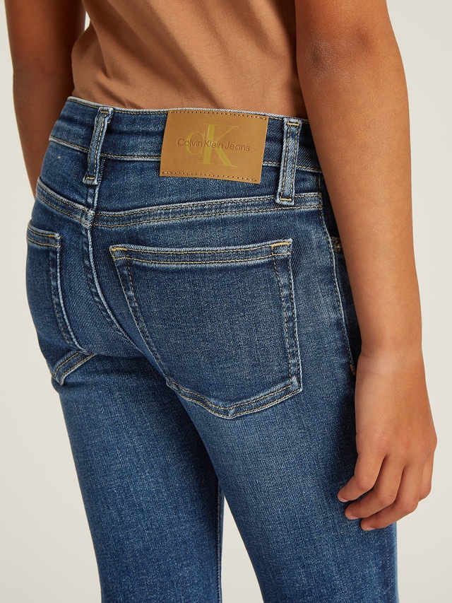 Calvin Klein Jeans Bootcut-Jeans »MR FLARE DARK BLUE VISUAL DENIM« für Kinder bis 16 Jahre mit Logopatch