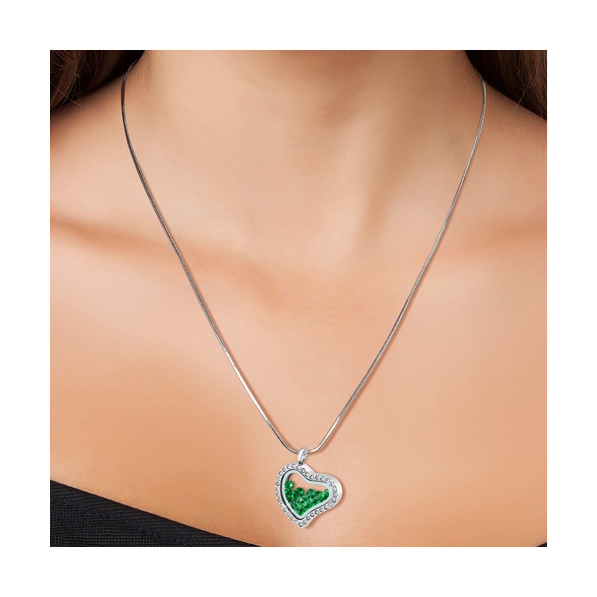 Collier coeur orné de Cristaux scintillants