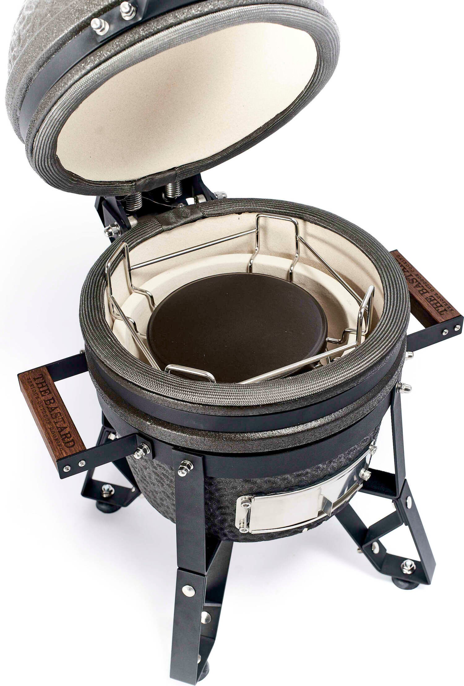 The Bastard kamado barbecue Urban Small D 32 H 64 cm