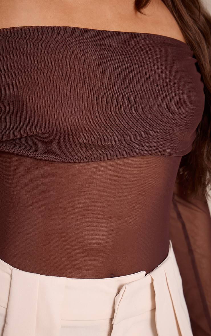 Dark Chocolate Body À Manches Longues En Mesh Avec Encolure Bardot Rabattue
