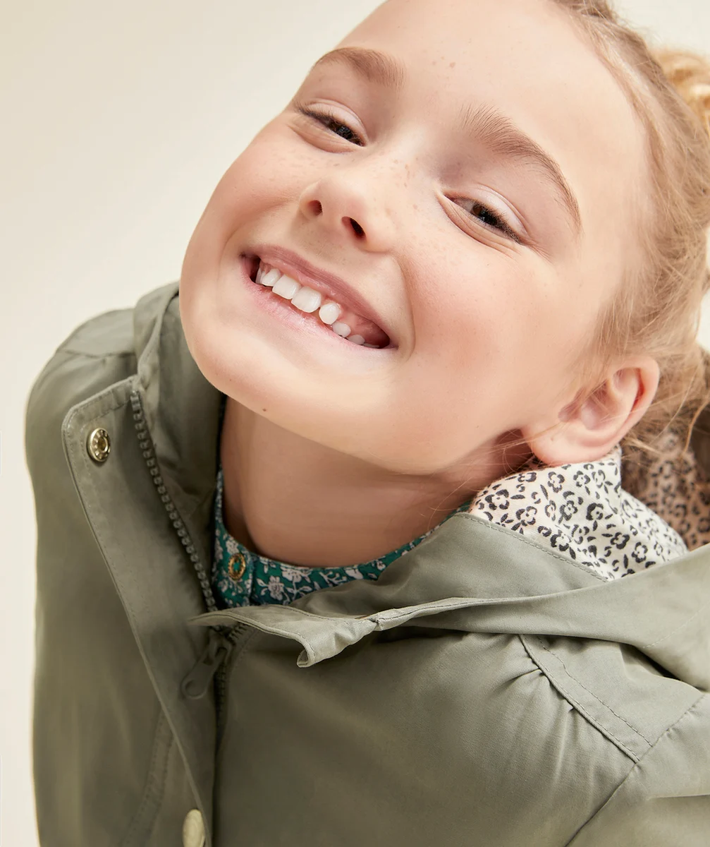 PARKA LÉGÈRE FILLE KAKI À CAPUCHE
