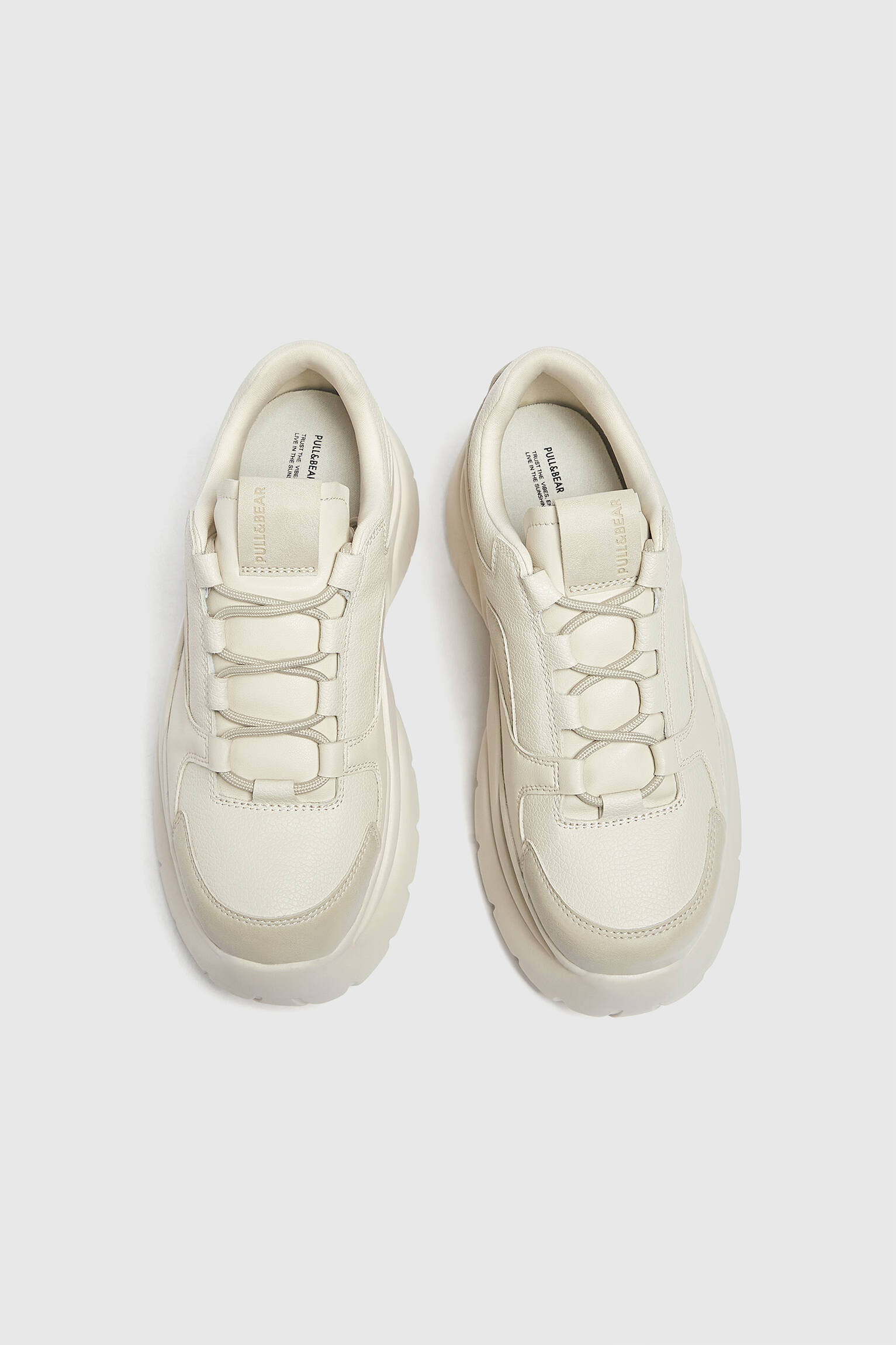 VOLUME DE BOTA ESPORTIVA - AREIA