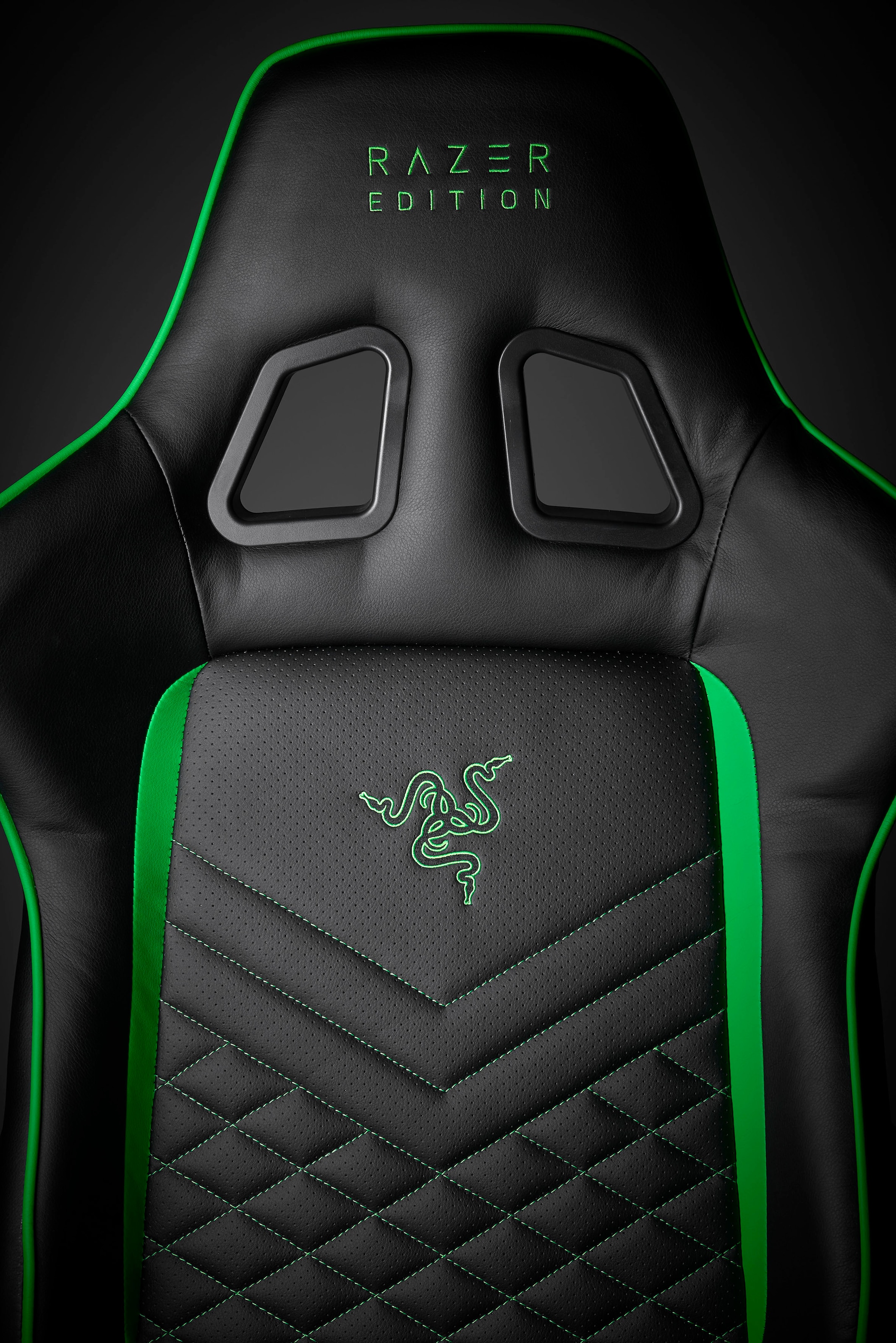 RAZER Gaming-Stuhl »Tarok Pro by Zen, PU Kunstleder« () 3D-Armlehnen, Lendenkissen und Kopfkissen, bis 130kg
