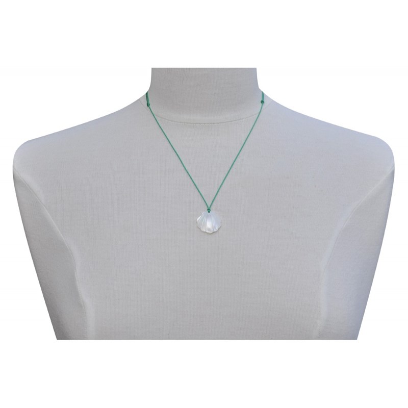 Collier Lien Coquille St Jacques en Nacre