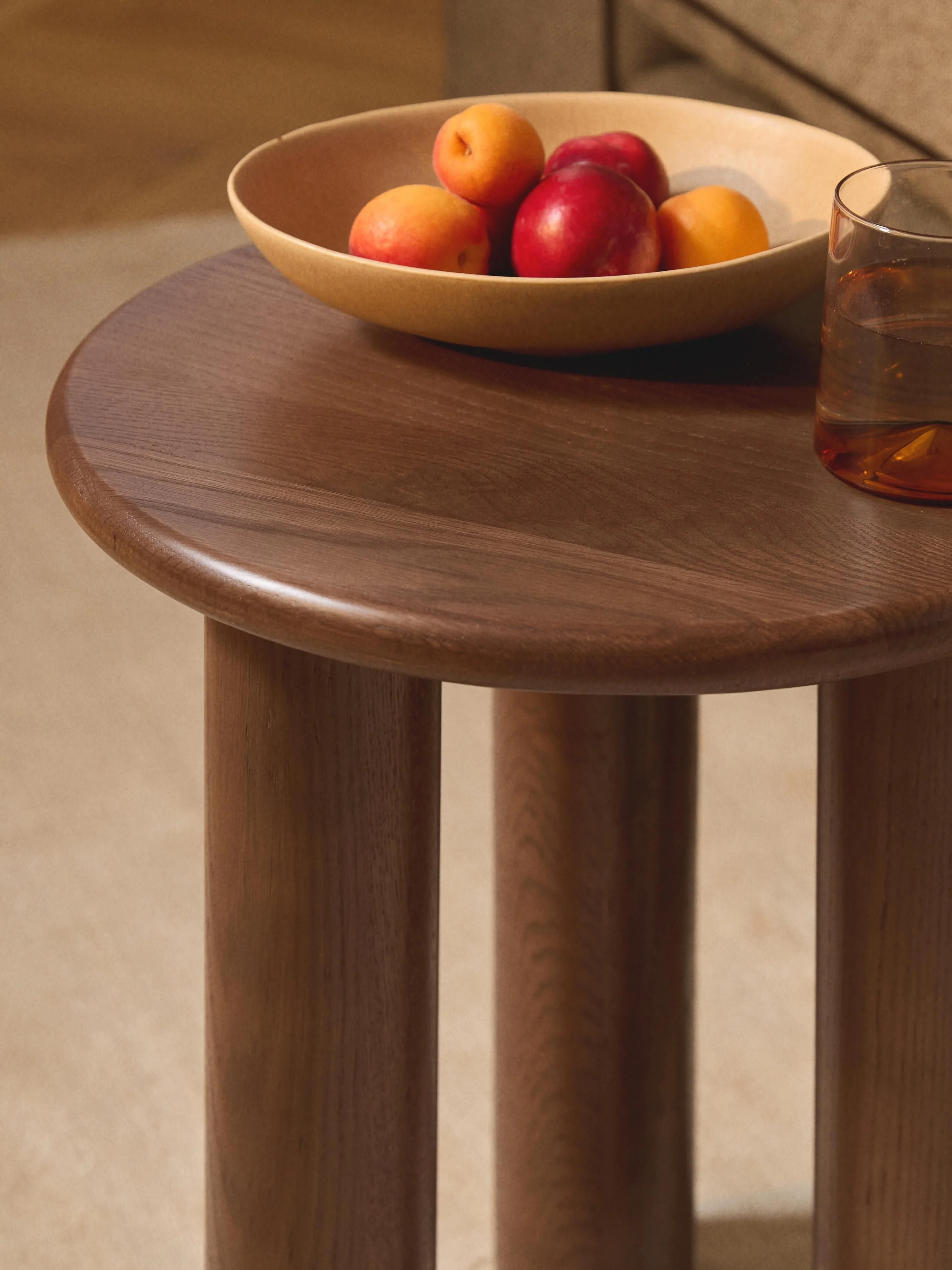 Ronde bijzettafel Didi van eikenhout