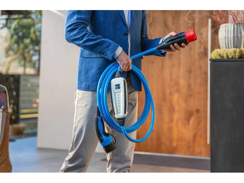 NRGkick Mobile Ladestation 32 A, 5 m, Typ 2 WLAN, 4G, GPS Mobile Ladeeinheit für Elektrofahrzeuge mit GSM, GPS, WLAN & Bluetooth