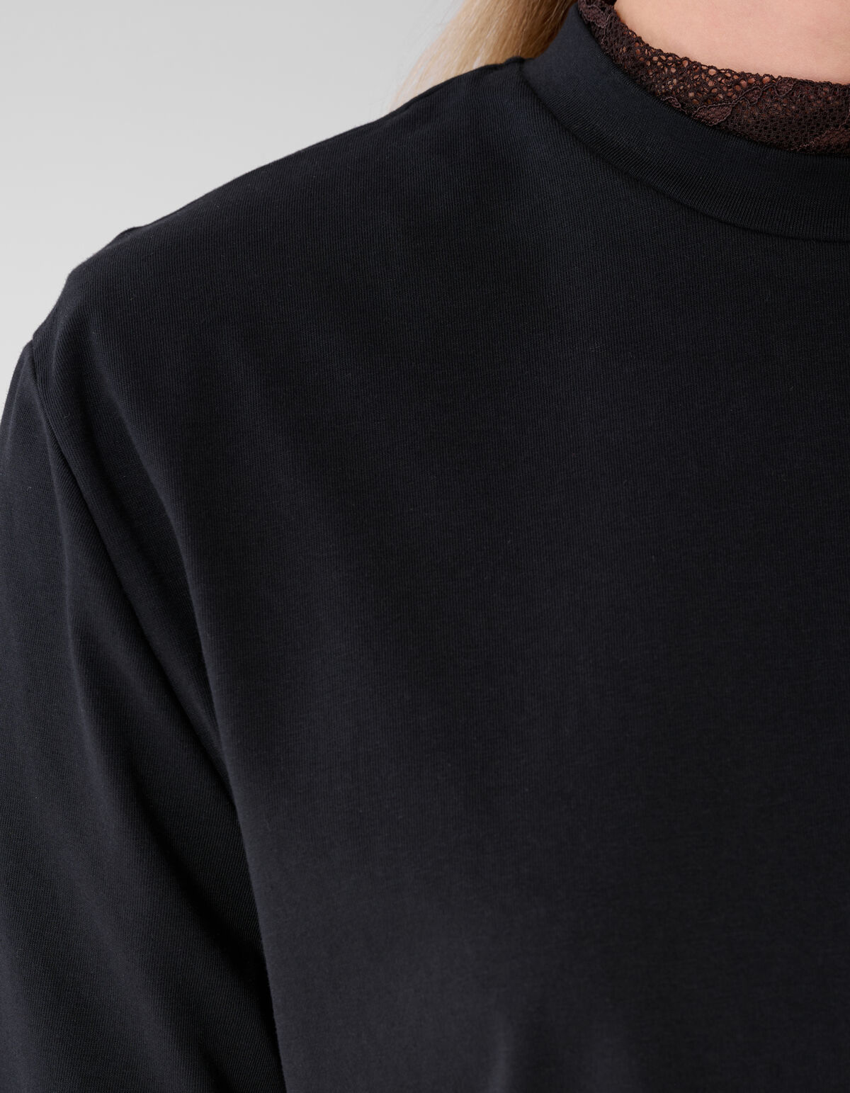 Padded T-shirt Zwart
