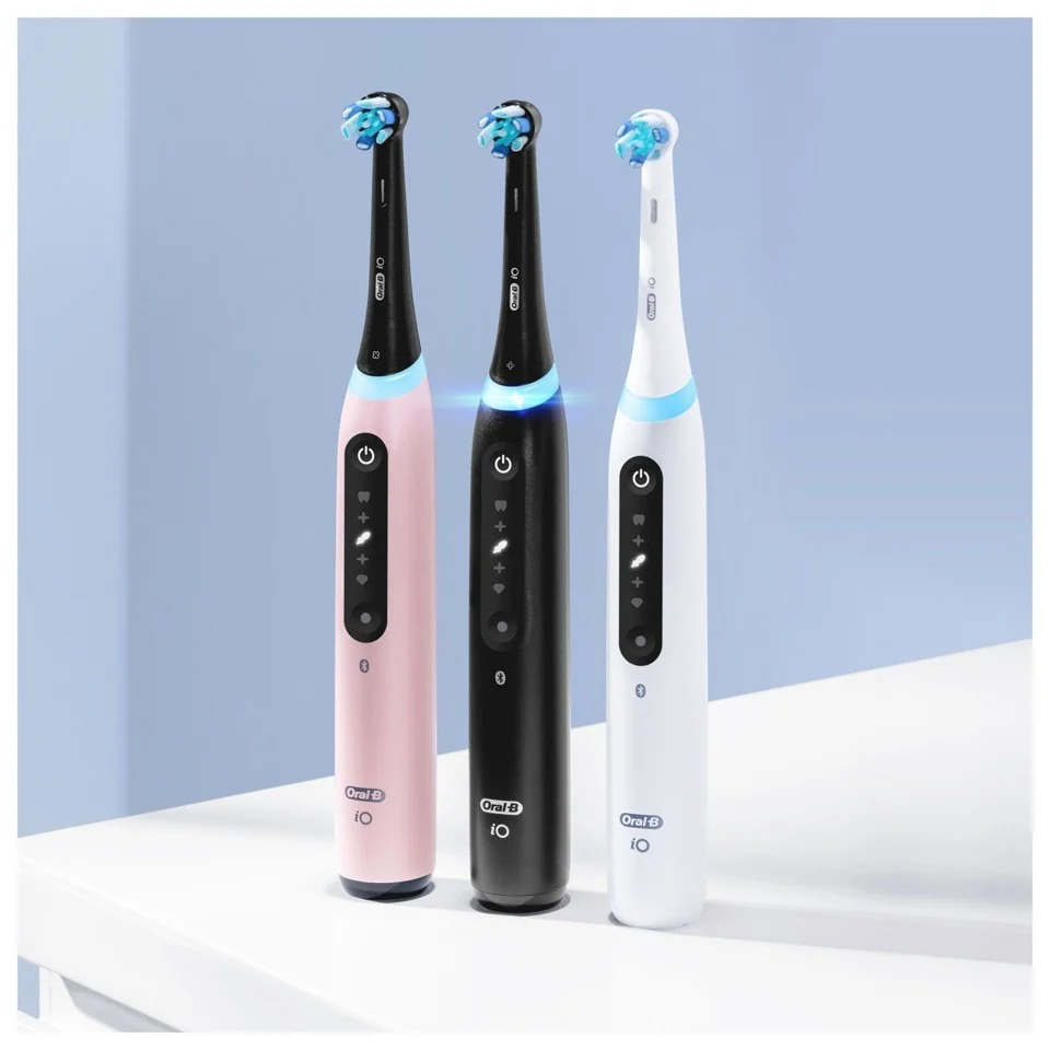 Oral-B - iO5s Sort Elektrisk Tandbørste & iO Ultimate Clean Sorte Udskiftningshoveder 4 styk (Bundle)