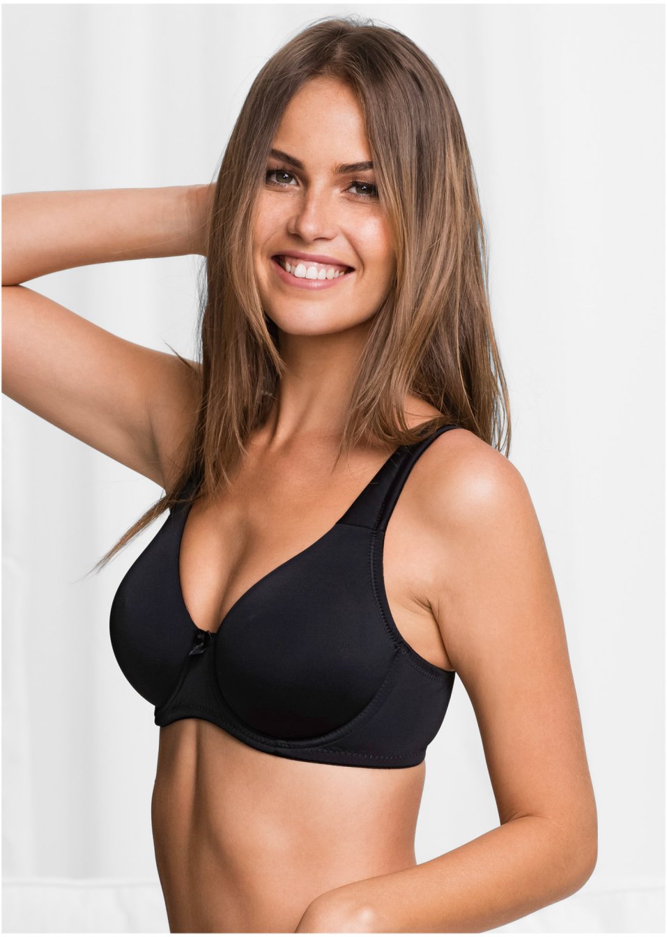 Soutien-gorge moulé à armatures avec matériau recyclé