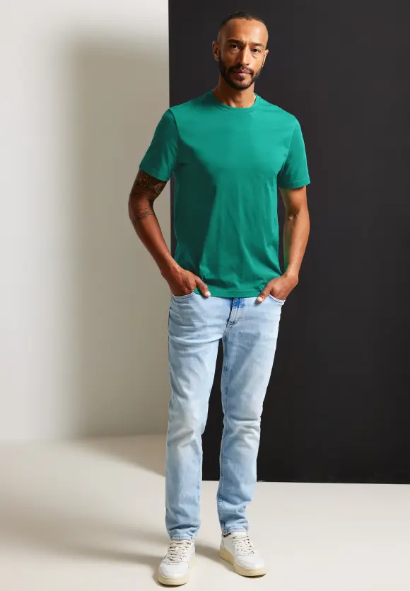 Basic T-Shirt in Unifarbe - irish green