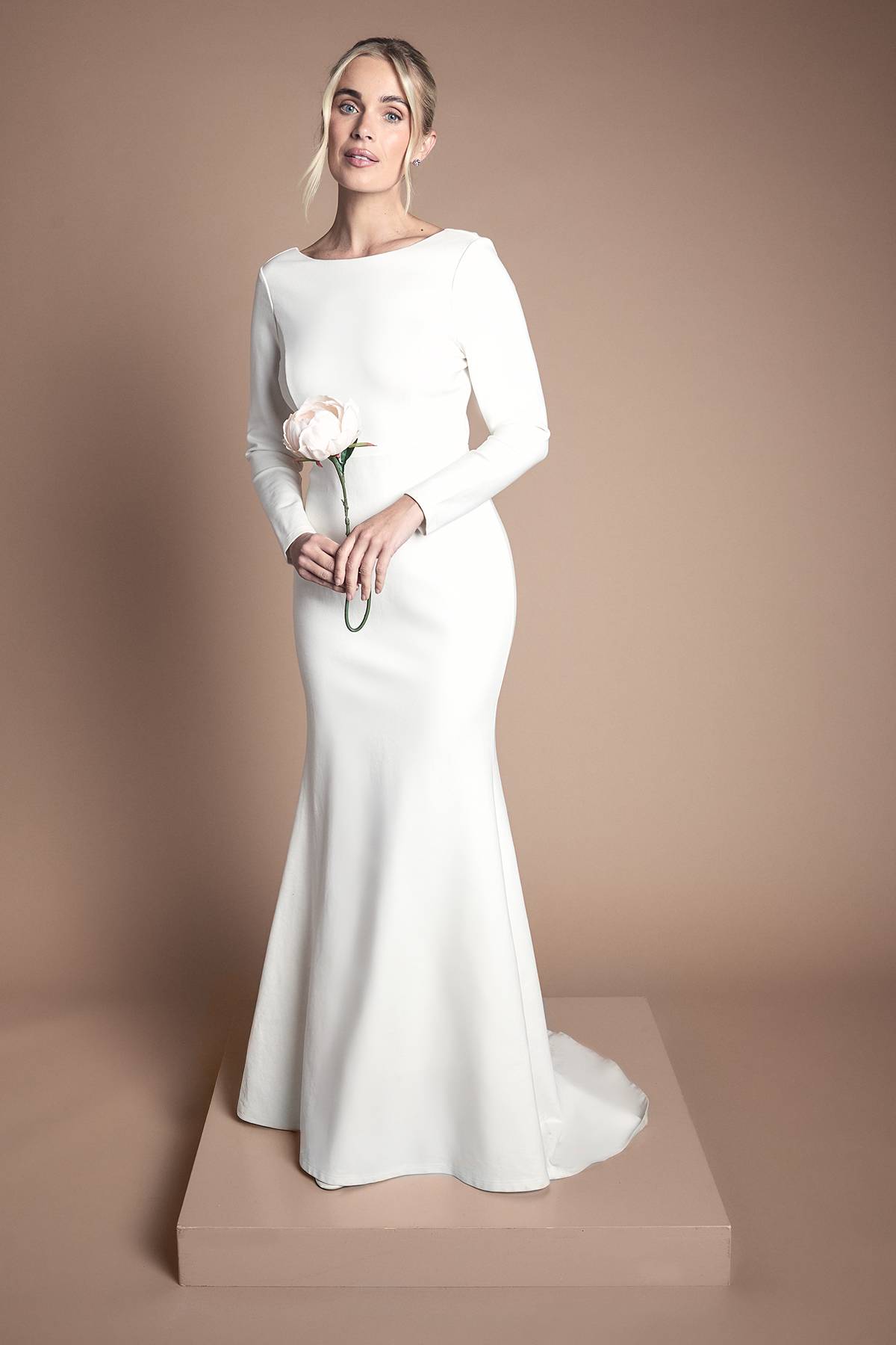Coast Robe de Mariée Petite Encolure Slash à Traîne synthétiqueddle