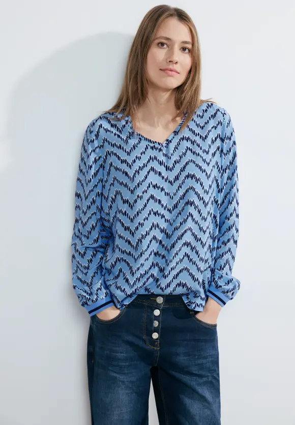 Bluse mit Zick Zack Print - soda blue