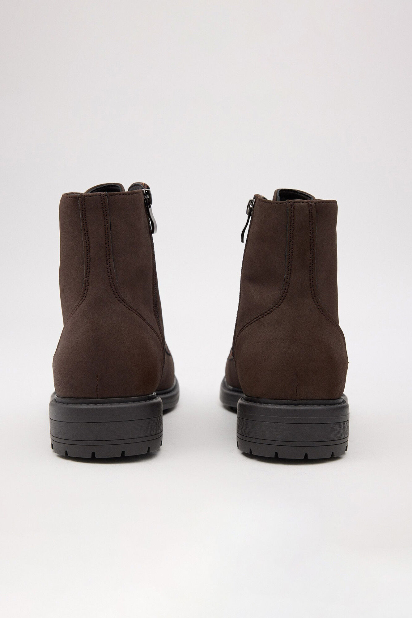 Bota clássica de amarrar