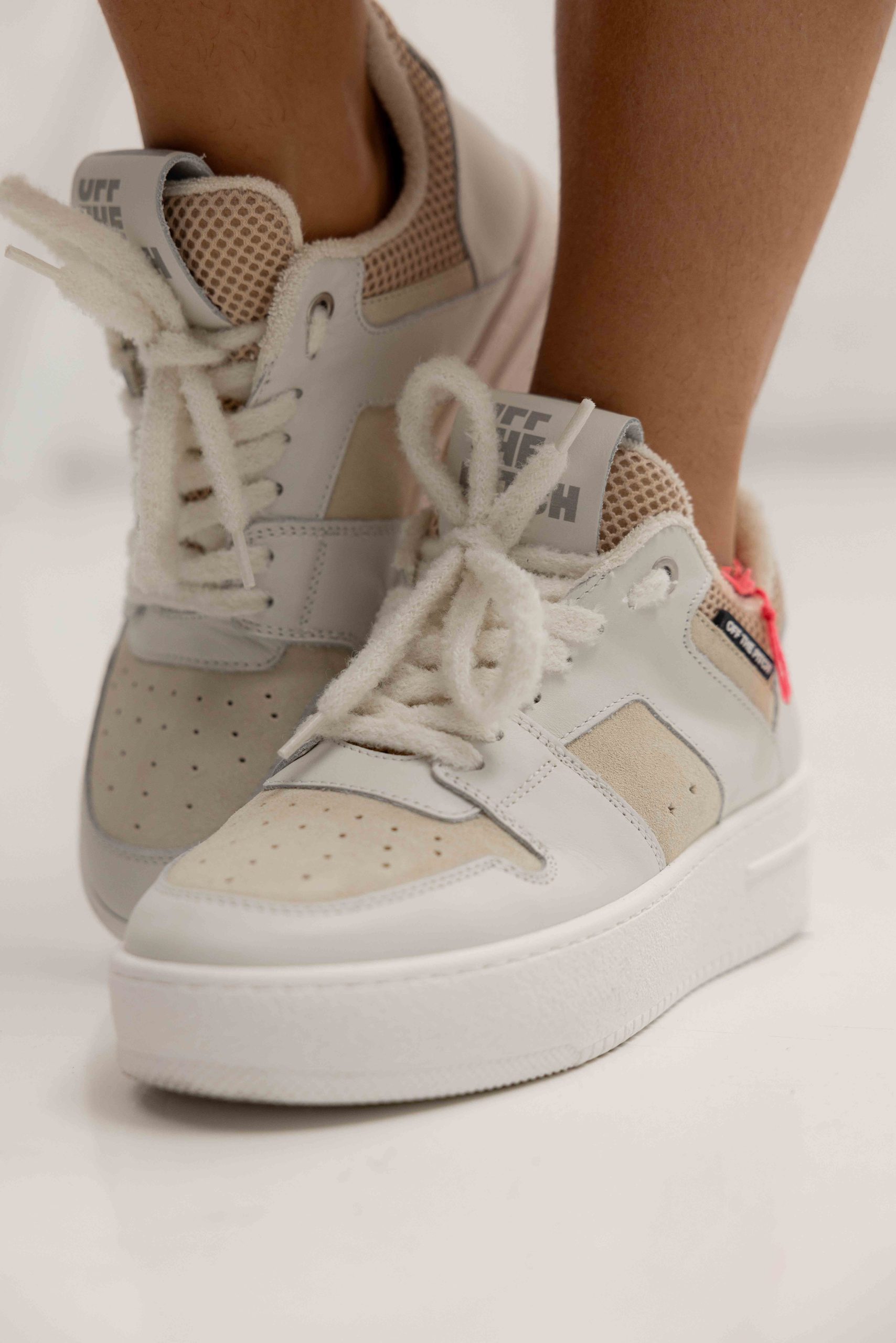 Off The Pitch Mocha Sneakers Dames Beige