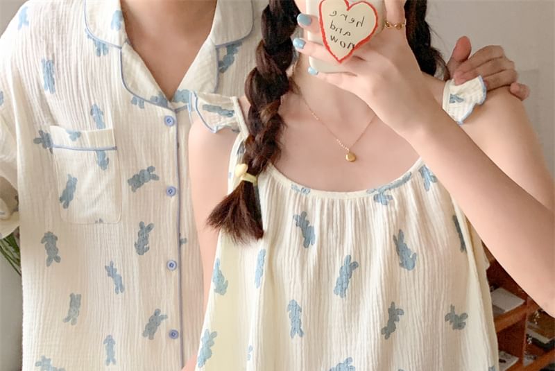 Tanee - Koppel bijpassende pyjamatop met korte mouwen en print / shorts / camisole top / set