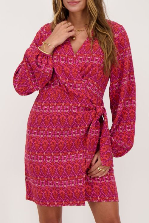Rode wikkeljurk met aztec print