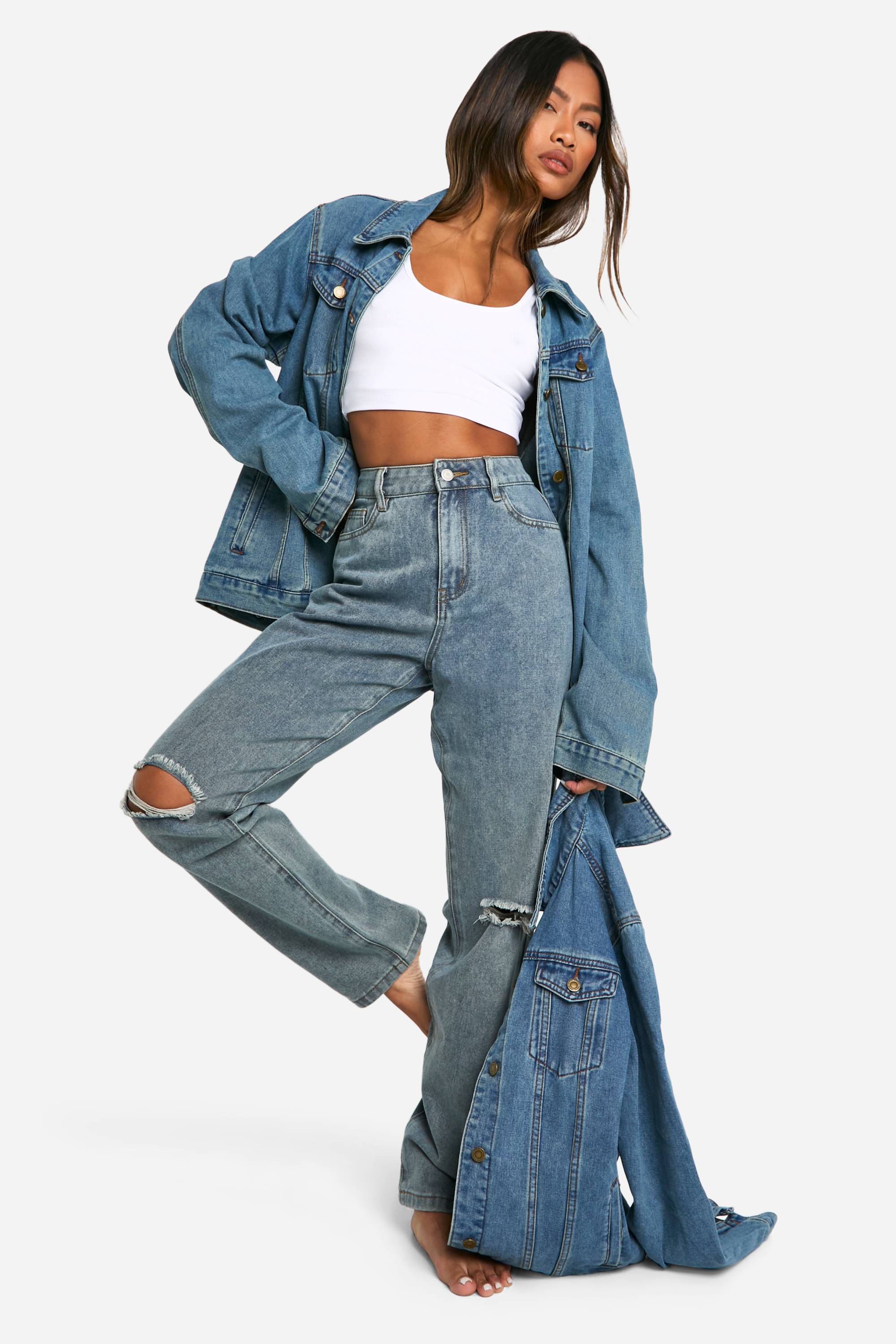 boohoo Boohoo Basics Jean taille haute droit déchiré au niveau des genoux en bleu délavé