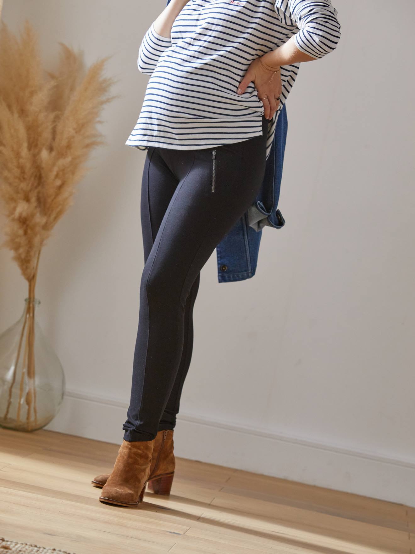 Leggings de maternidade Milano em malha preta lisa.