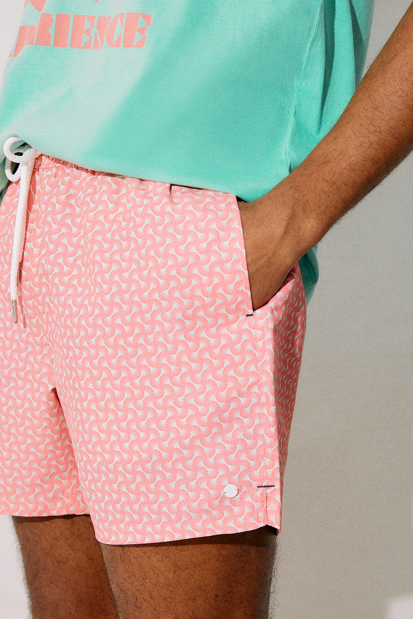 Maiô estampado com bolso pequeno com zíper - estampa laranja