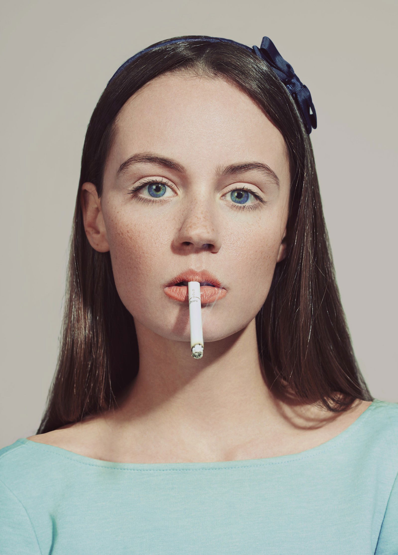 Indiana and the cigarette by Emmanuelle Descraques - Limited Edition. Edition of: 150. Signed.